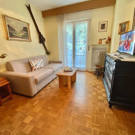 Pino A Centro Con Box *